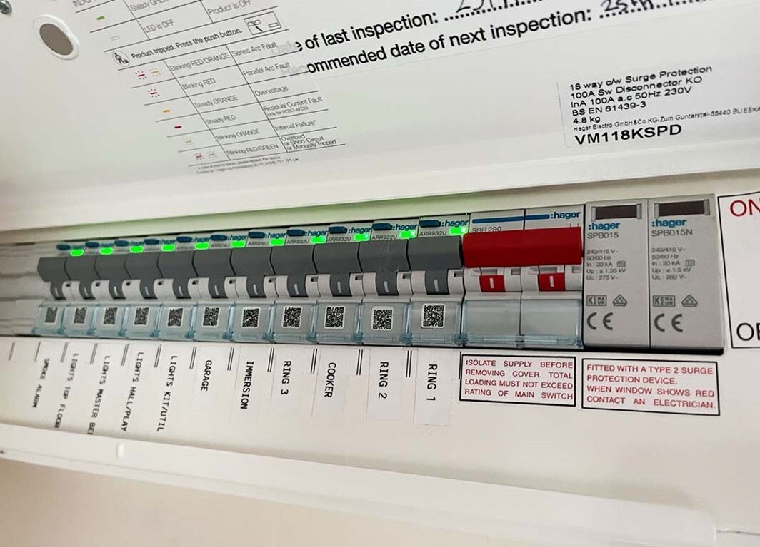 No Power electrician at work